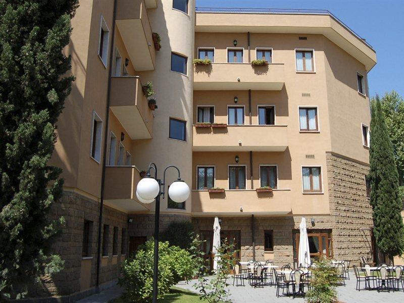 Hotel Cilicia Rome Bagian luar foto