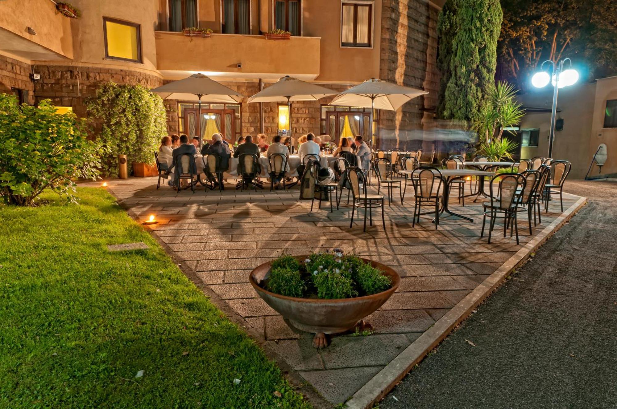 Hotel Cilicia Rome Bagian luar foto