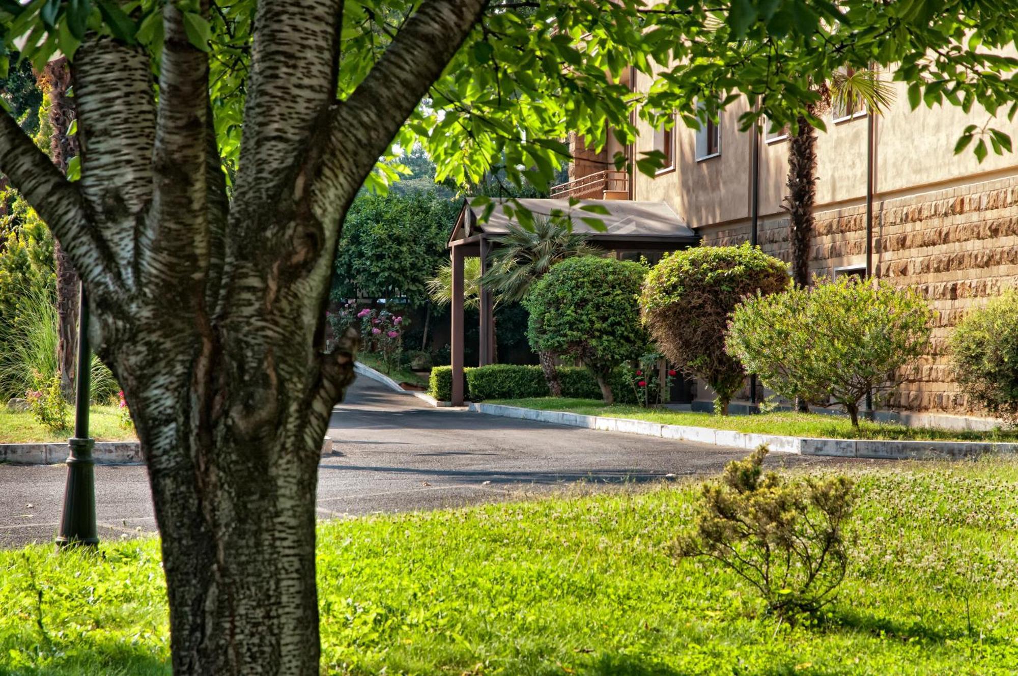 Hotel Cilicia Rome Bagian luar foto