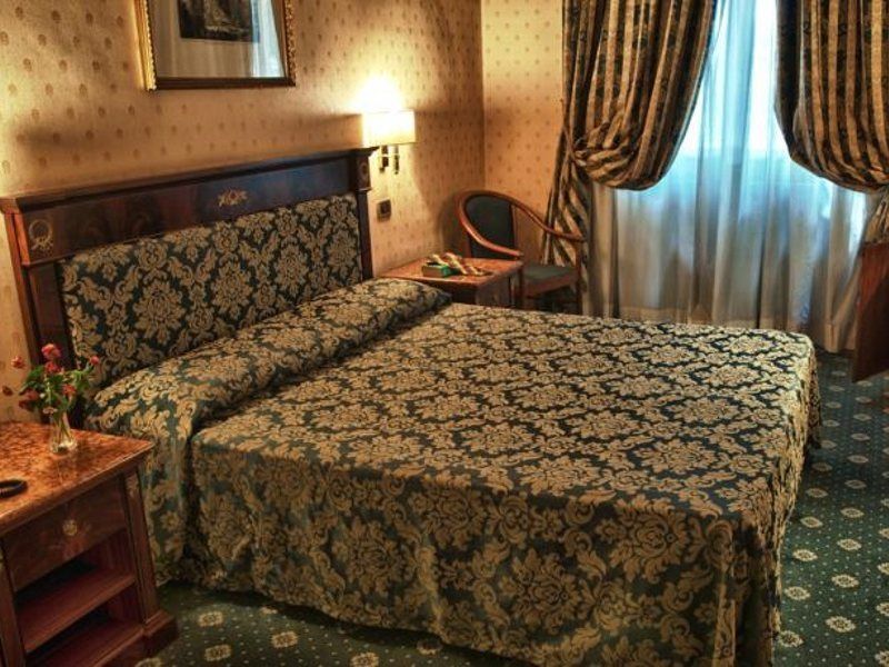 Hotel Cilicia Rome Bagian luar foto